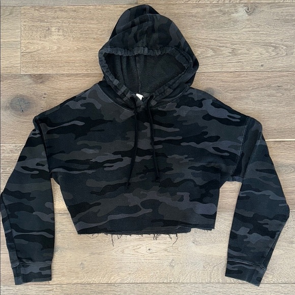 Camo Hoodie Black Distressed Cropped Hoodie - Picture 1 of 3